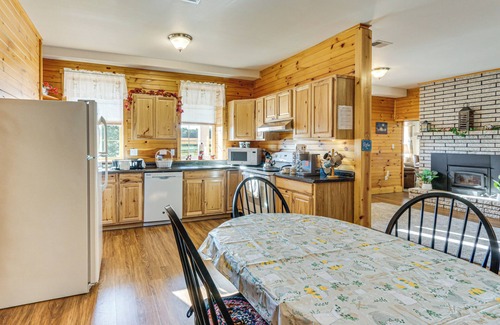 Boonsboro House | 3 Mi to Antietam: Historic Family Home on a Farm
