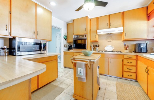 Hampstead House | 3 Mi to Beach: Home w/Fire Pit in Hampstead!
