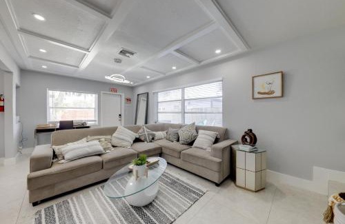 Little Ranches House | 3 Mi to Beach Home with Outdoor Space in Hollywood