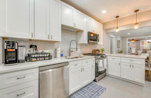 West End House | 3 Mi to Dtwn Home with Fenced Yard in Atlanta!