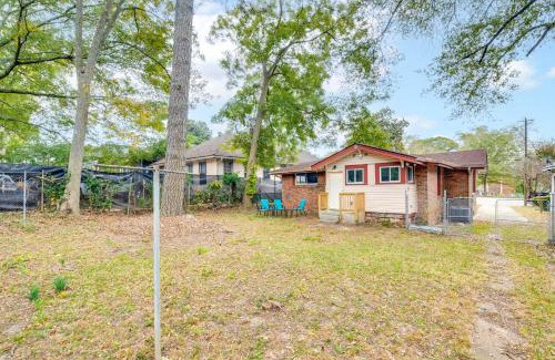 West End House | 3 Mi to Dtwn Home with Fenced Yard in Atlanta!