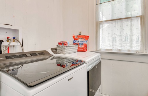 Windsor Park Apartment | 3 Mi to Dtwn Indy: 20th-century Apt w/Fenced Yard
