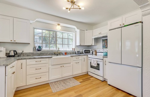 Tampa Cottage | 3 Mi to Dtwn: Tampa Cottage w/Fire Pit!