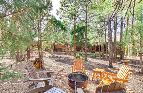 Show Low House | 3 Mi to Fool Hollow Lake Cozy Cabin with Fire Pit