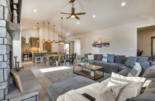 Innsbruck Val Moritz Cabin | ~ 3 Mi to Granby Ranch: Spacious Cabin Home!