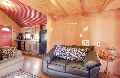 Clinton Cabin | 3 Mi to Greers Ferry Lake: Peaceful Cabin w/Deck!