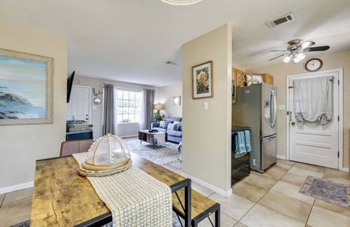 Fort Walton Beach Cottage | < 3 Mi to Gulf: Family-friendly Retreat w/Yard!