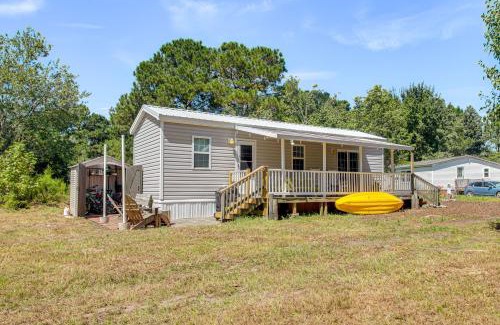 Hampstead House | 3 Mi to ICW Coastal Carolina Home with Pool Access
