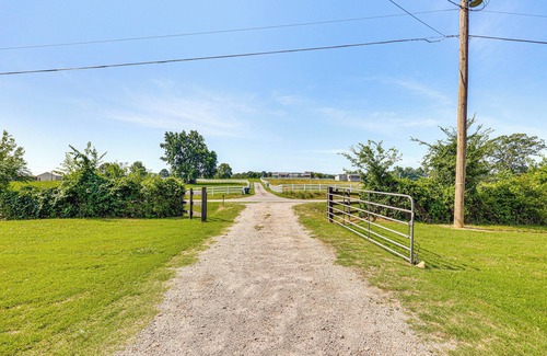 Hot Springs Cottage | 3 Mi to Lake Hamilton: 'tree Top Cabin'
