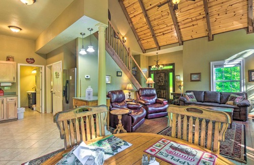 Hayesville Cabin | 3 Mi to Museums: Smoky Mountains Cabin w/Deck