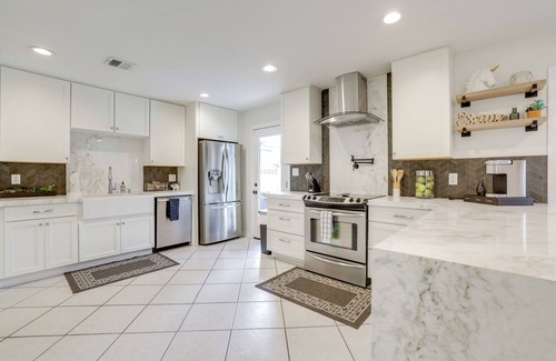 Cox Heights House | 3 Mi to Old Town: Modern Oasis in Scottsdale!