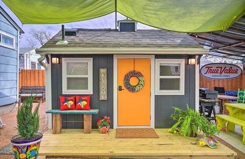 North San Antonio - SAT Cottage | 3 Mi to San Antonio Zoo: Bright Texas Cottage!