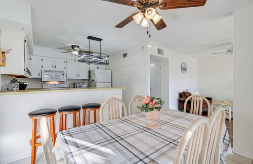 Myrtle Beach Apartment | 3 Mi to Surfside Beach & Pier: Townhome w/Balcony
