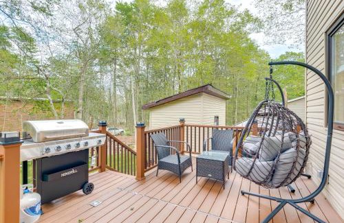 Tobyhanna House | 3 Mi to Tobyhanna State Park Hot Tub Haven!
