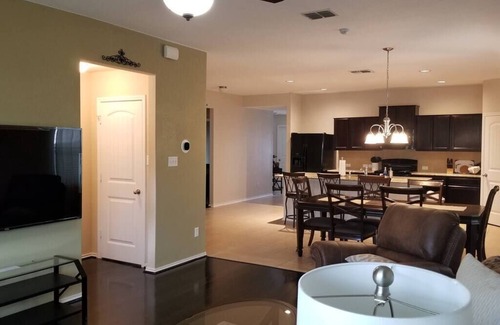 Solana Ridge House | 3 miles from Lackland BMT. Comfy home perfect for your stay. Mins to Sea World.