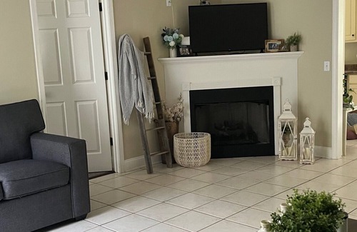 Oxford House | 3 miles from Vaught-Hemingway Stadium!