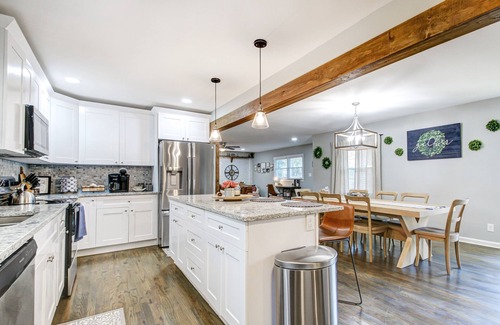 Smyrna House | 3 Miles to Braves + Pickleball + Fire pit + EV charger