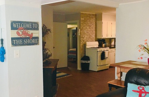 Ocean Park Cottage | 3 Min Walk to Sand!-2 Bdr-Sleeps 5/Child/Dog/Family-Friendly/Amenities Aplenty!