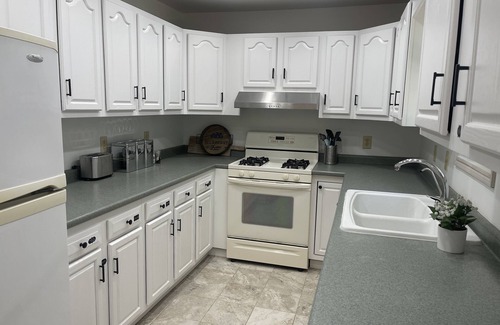 Lake Michigan Beach Cottage | 3 minutes to Lake Michigan on Lake Michigan Wine Trail
