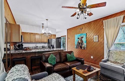 Mirror Lake House | 3 minutes to posh Downtown or majestic Dry Falls