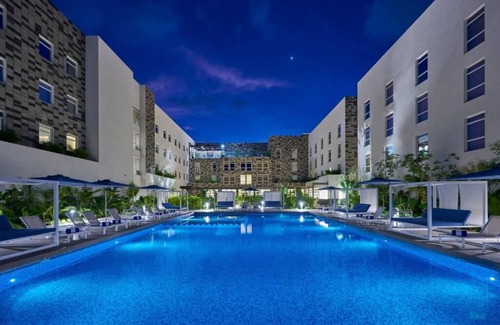 Benito Juarez Hotel | 3 Modern Suite Near CUN Airport | Kitchenette, Pool & Free Breakfast