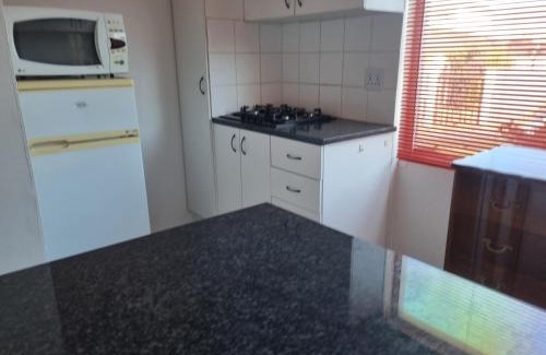 Strand Apartment | 3 On Herschell