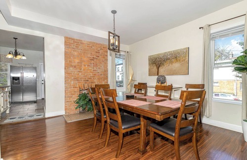 Corryville House | 3 or 4 Bdrm House Near Univ of Cincinnati, Zoo & Downtown