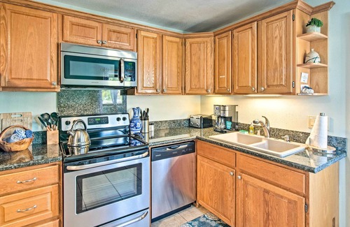 Kamuela Apartment | '3 Peaks Oasis' Apt w/ Heated Pool & Hot Tub!
