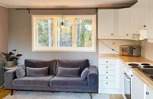 Ingaro House | 3 Person Holiday Home in Ingaro