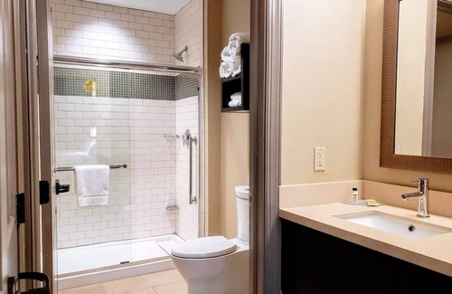 Downtown Baltimore Hotel | 3 Pet-Friendly Suites at Historic Location Near Power Plant Live!