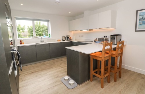 Praa Sands House | 3 PRAA COVE, pet friendly, character holiday cottage in Praa Sands