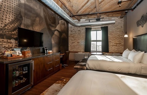 Milwaukee Hotel | 3 Premium Loft 2 Queen Beds at The Iron Horse Hotel, Pet-friendly Property!