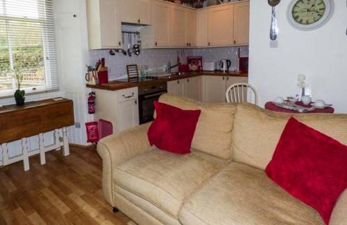 Jedburgh Apartment | 3 Queen Marys Buildings