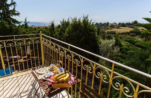Skala Villa | 3 Queens Villas