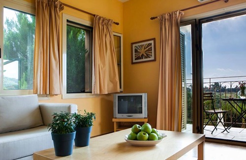 Skala Villa | 3 Queens Villas