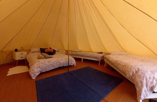 Christchurch RV Rental | 3,Quiet site:own kitchen/bathroom*logfire*electric