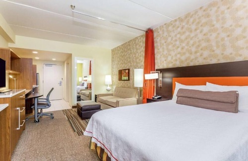 Newtonville Hotel | 3 Relaxing Units! Onsite Pool, Kitchen, Pets Allowed, Near Six Mile Waterworks