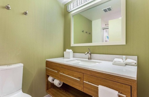 Newtonville Hotel | 3 Relaxing Units! Onsite Pool, Kitchen, Pets Allowed, Near Six Mile Waterworks