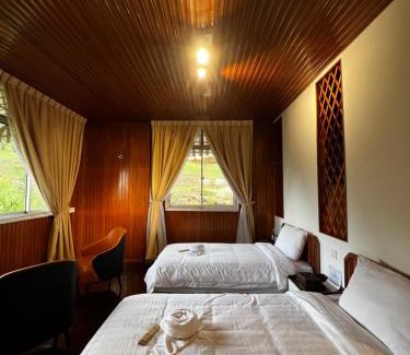 Tawau Cabin | 3 Retro-Antique Inspired Interconnected Family Rooms at Country Lodge - Eco Valley Retreat 豐之谷