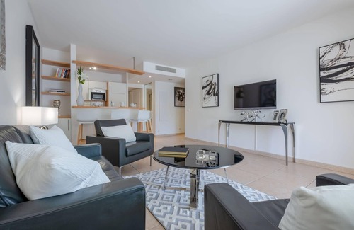 Pointe Croisette Apartment | 3-Room Apartment in Prestigious Residence