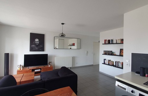 Euromed - La Joliette Apartment | 3-room apartment in secure residence terrace sea view + parking. Metro 50m away