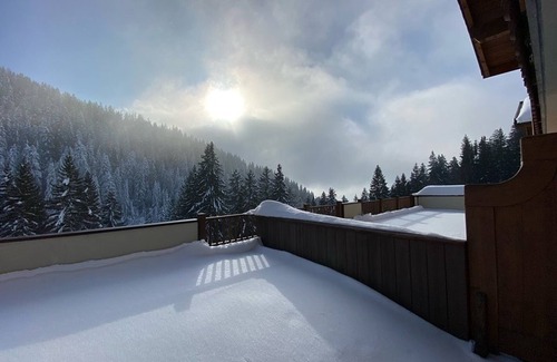 Cohennoz Apartment | 3-room apartment with pool and parking, up to 6 guests