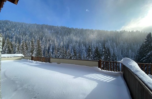 Cohennoz Apartment | 3-room apartment with pool and parking, up to 6 guests