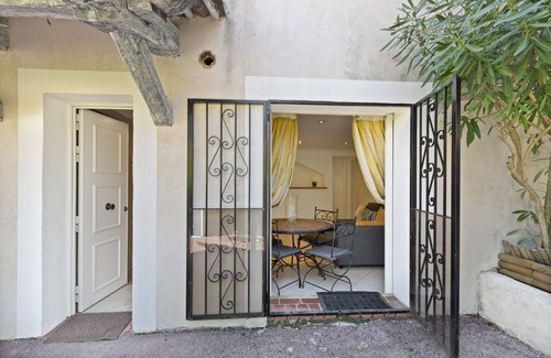 Biot Apartment | 3-room apartment with private pool (in season) and garden