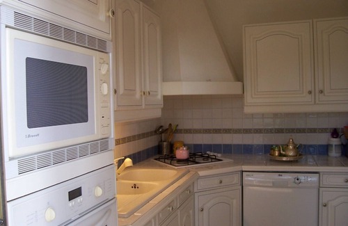 Biot Apartment | 3 Rooms in Villa on Hill Panoramic View ds Quiet Environment