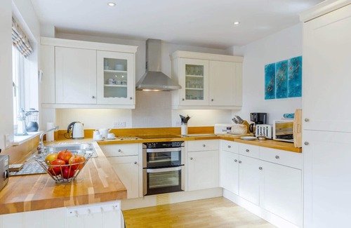 St Merryn House | 3 Rose Terrace - Three Bedroom House, Sleeps 5