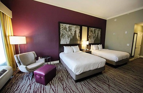 Historic District - North Hotel | 3-Star Hotel ∙ DoubleTree by Hilton Historic Savannah
