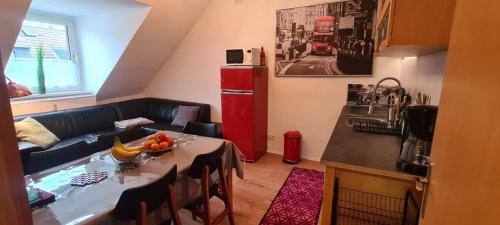 Oberhausen Apartment | 3 Schlafzimmer &Wohnküche