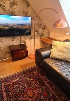 Oberhausen Apartment | 3 Schlafzimmer &Wohnküche