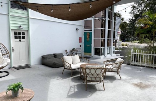 Dunedin Apartment | 3 · Seaside Artisan Apartment 3